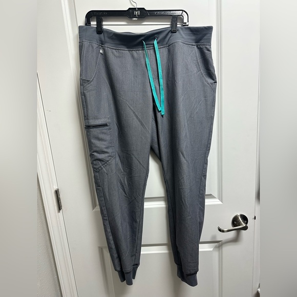 XL FIGS Graphite Zamora Jogger Pants with Teal Drawstring gently used - Picture 5 of 5